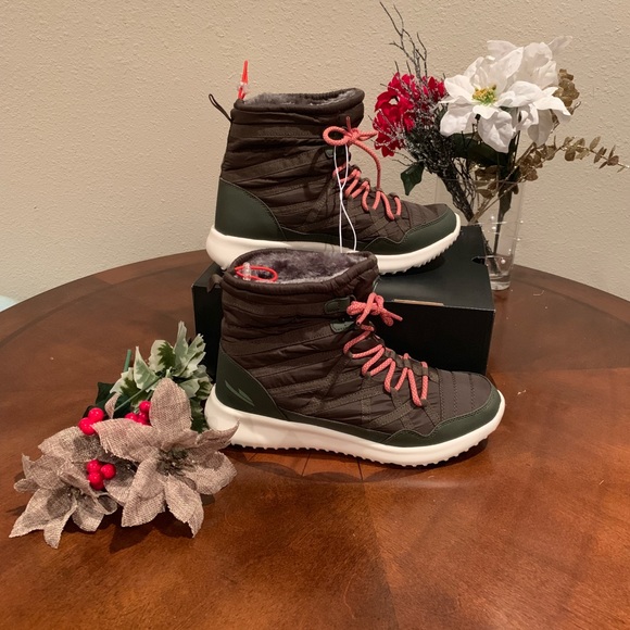 Champion Shoes - Champion Loren Snow Jogger boots Olive NWT